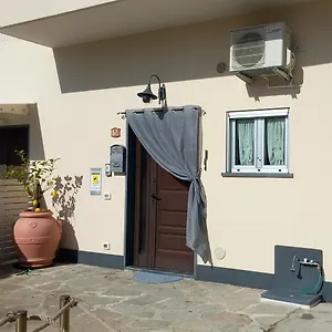 Casa Bianca , Marina di Massa Italia